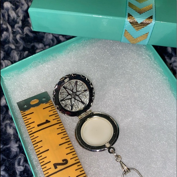 Silver Locket. - Picture 5 of 5